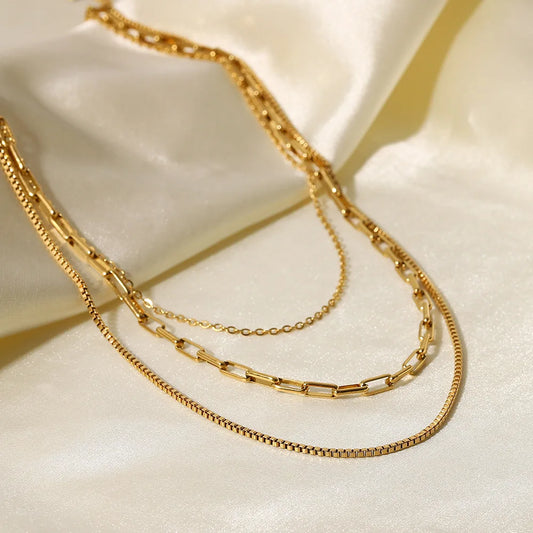 Colar Aveline  banhado a ouro 18k